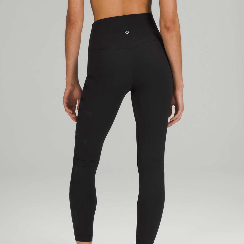 Black Lulu align